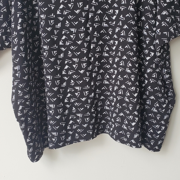 Bobeau Flowy Top - Picture 13 of 14